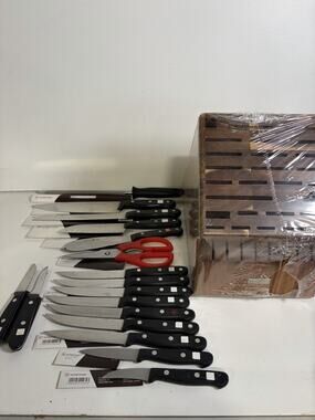 WUSTHOF CLASSIC KNIFE SET INCLUDING KNIFE BLOCK - 18 TOTAL PIECES